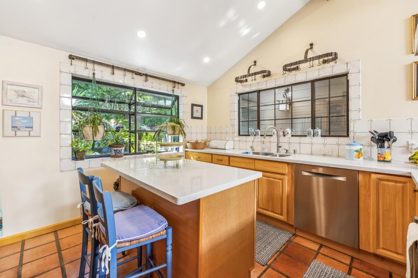Detail Gallery Image 24 of 48 For 1211 Canada Rd, Woodside,  CA 94062 - 3 Beds | 2 Baths