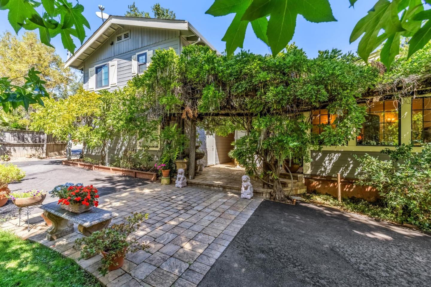 Detail Gallery Image 3 of 48 For 1211 Canada Rd, Woodside,  CA 94062 - 3 Beds | 2 Baths