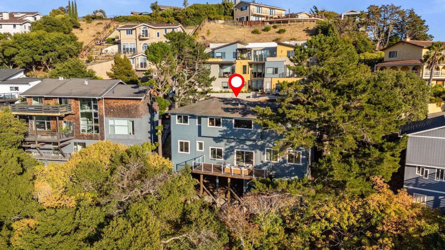 Detail Gallery Image 34 of 38 For 162 Coronado Ave, San Carlos,  CA 94070 - 5 Beds | 3 Baths