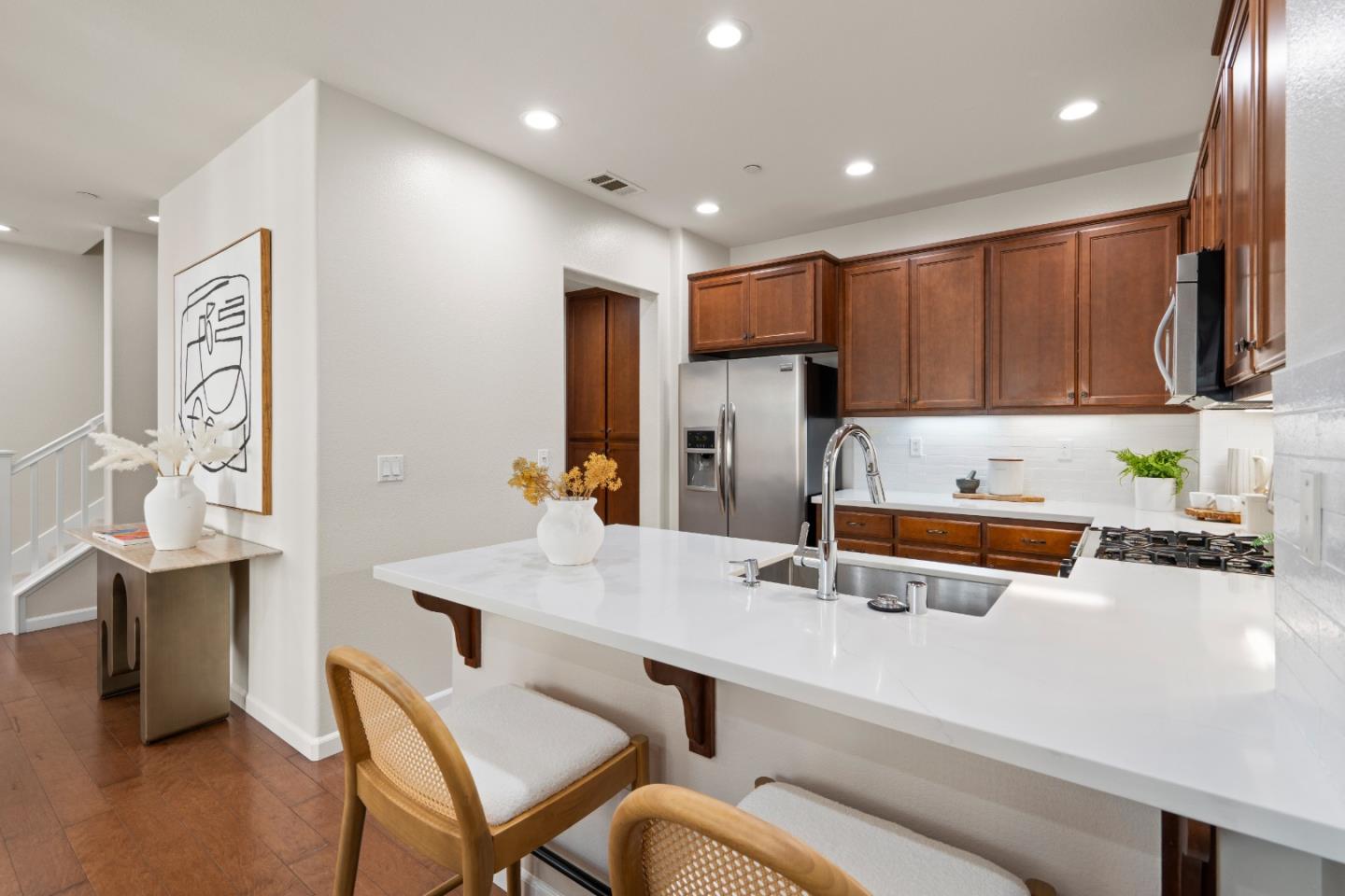 Detail Gallery Image 23 of 56 For 104 N Hummingbird Ln, San Mateo,  CA 94402 - 2 Beds | 2/1 Baths