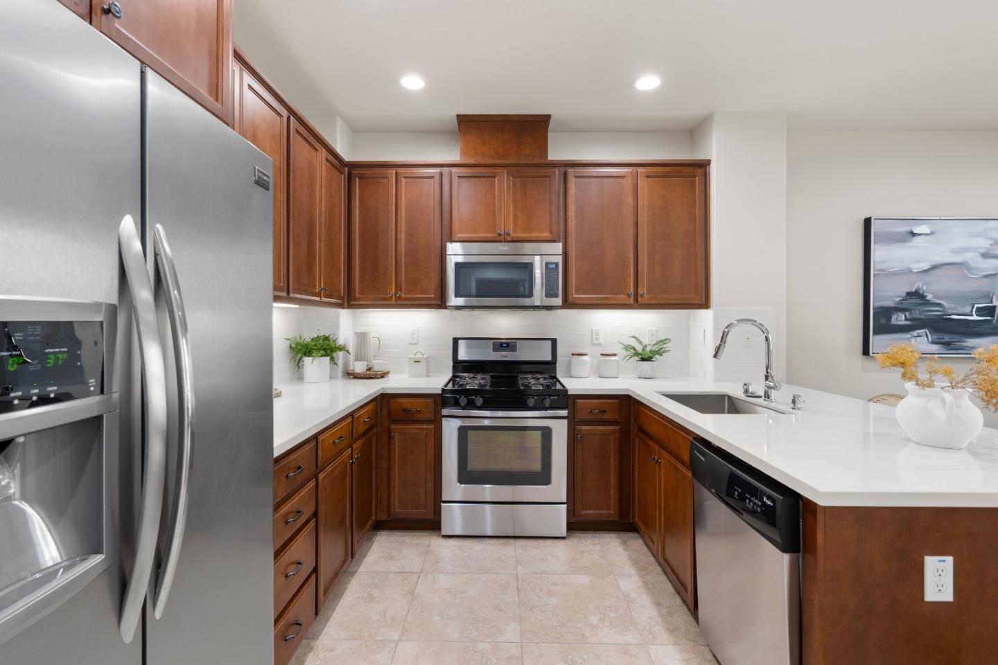 Detail Gallery Image 25 of 56 For 104 N Hummingbird Ln, San Mateo,  CA 94402 - 2 Beds | 2/1 Baths