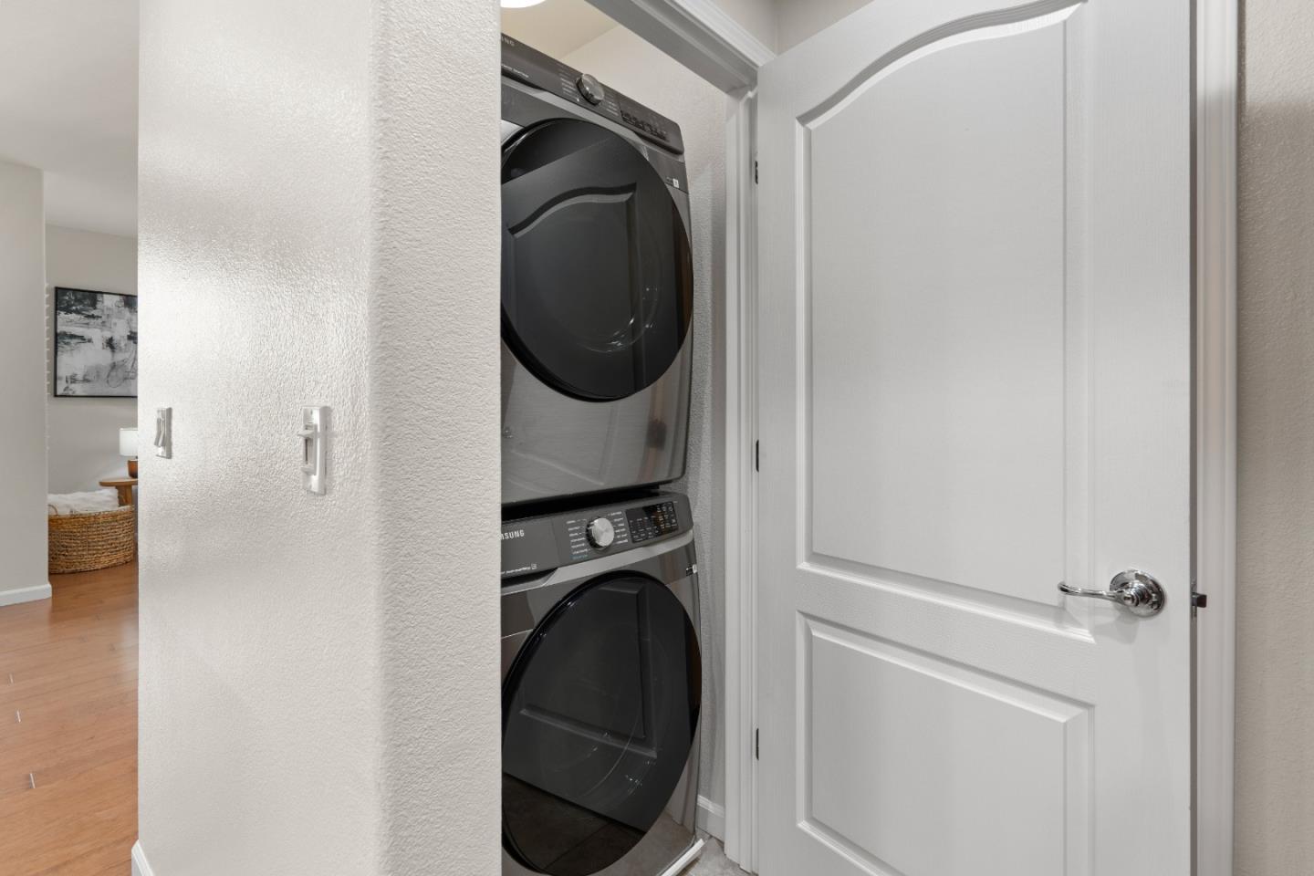 Detail Gallery Image 27 of 56 For 104 N Hummingbird Ln, San Mateo,  CA 94402 - 2 Beds | 2/1 Baths