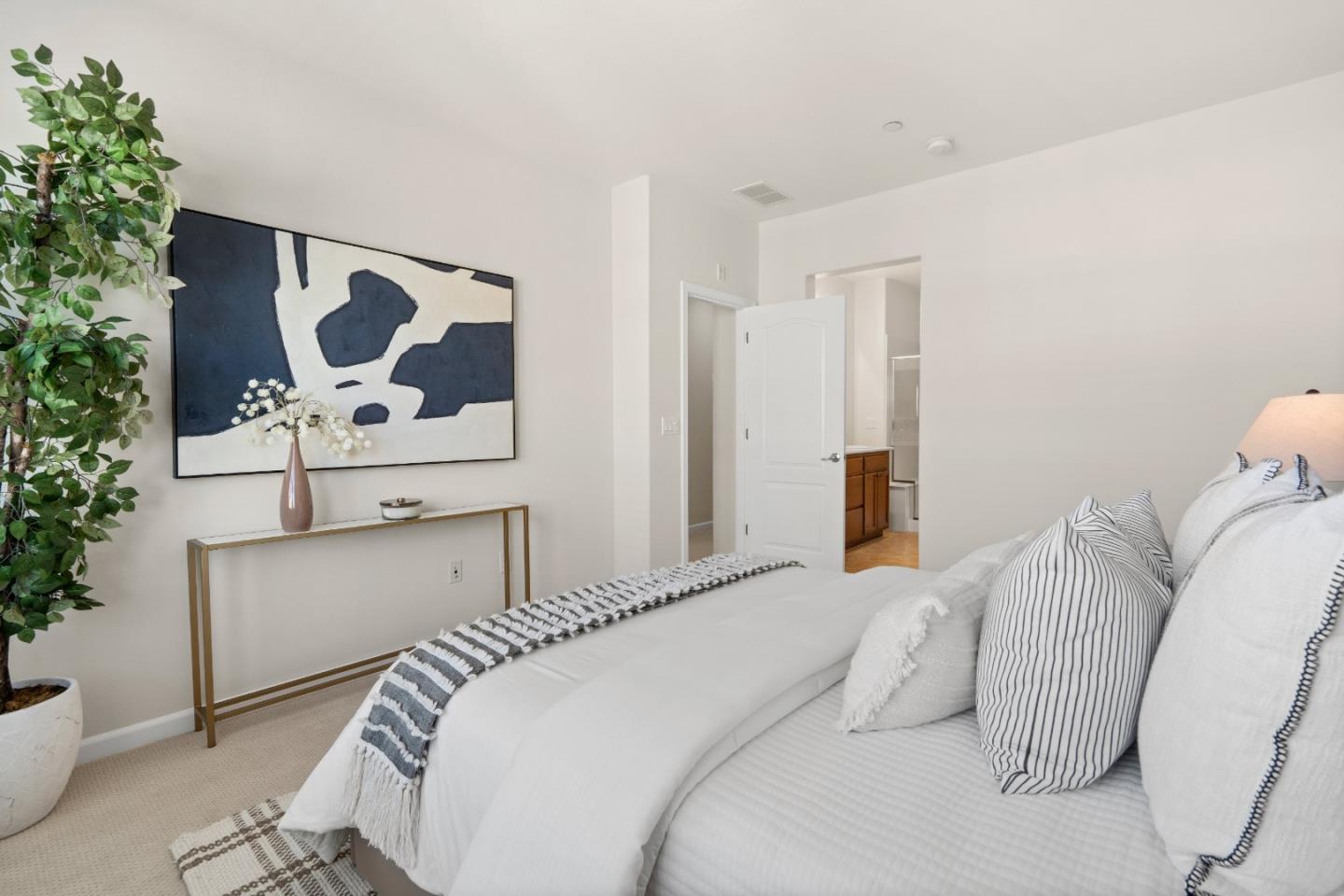 Detail Gallery Image 31 of 56 For 104 N Hummingbird Ln, San Mateo,  CA 94402 - 2 Beds | 2/1 Baths