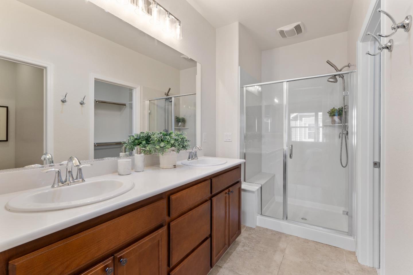 Detail Gallery Image 33 of 56 For 104 N Hummingbird Ln, San Mateo,  CA 94402 - 2 Beds | 2/1 Baths