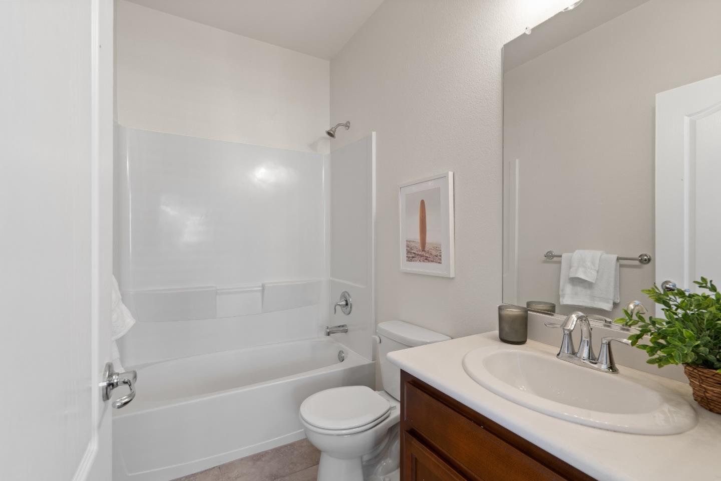 Detail Gallery Image 40 of 56 For 104 N Hummingbird Ln, San Mateo,  CA 94402 - 2 Beds | 2/1 Baths