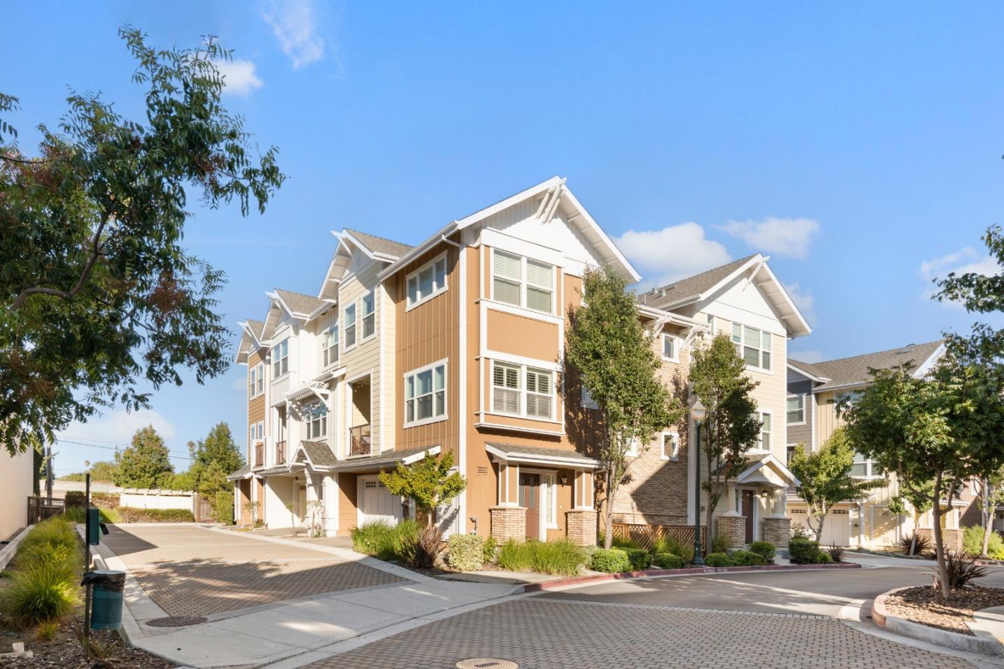 Detail Gallery Image 44 of 56 For 104 N Hummingbird Ln, San Mateo,  CA 94402 - 2 Beds | 2/1 Baths