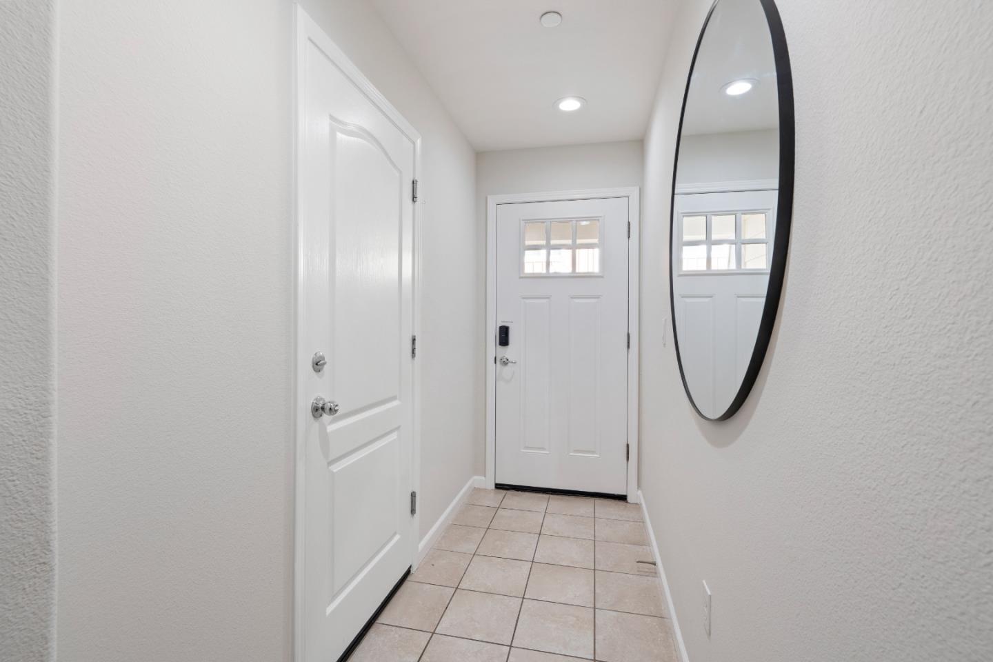 Detail Gallery Image 7 of 56 For 104 N Hummingbird Ln, San Mateo,  CA 94402 - 2 Beds | 2/1 Baths