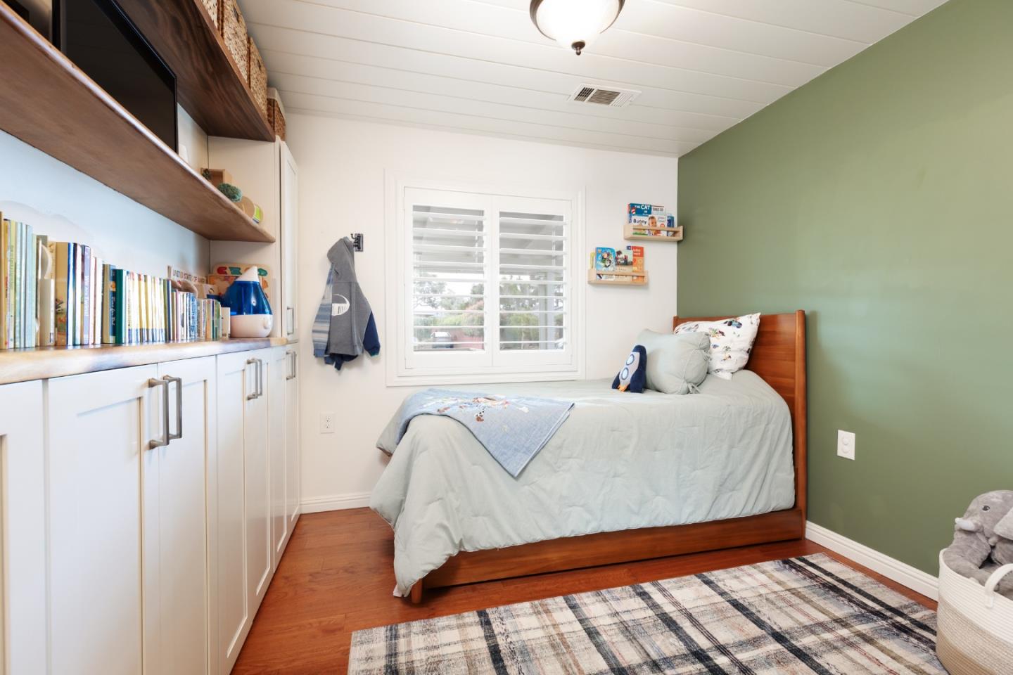 Detail Gallery Image 15 of 29 For 415 Hannon Ave, Monterey,  CA 93940 - 2 Beds | 2 Baths