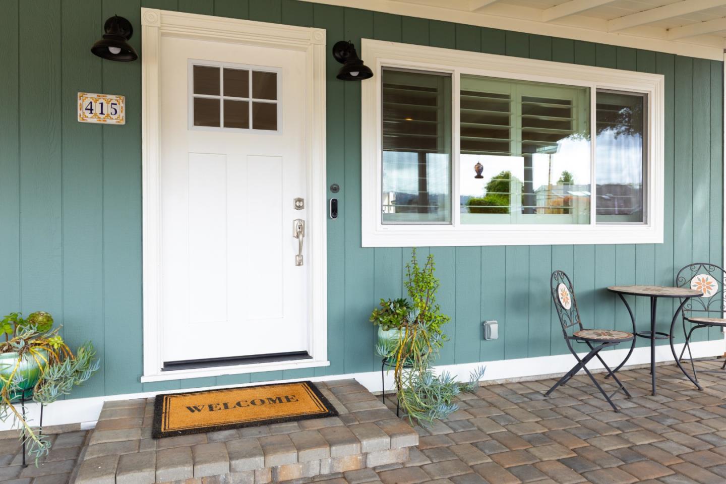 Detail Gallery Image 4 of 29 For 415 Hannon Ave, Monterey,  CA 93940 - 2 Beds | 2 Baths