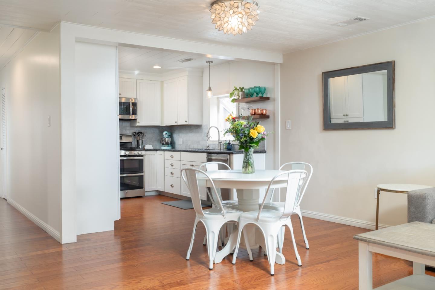 Detail Gallery Image 7 of 29 For 415 Hannon Ave, Monterey,  CA 93940 - 2 Beds | 2 Baths