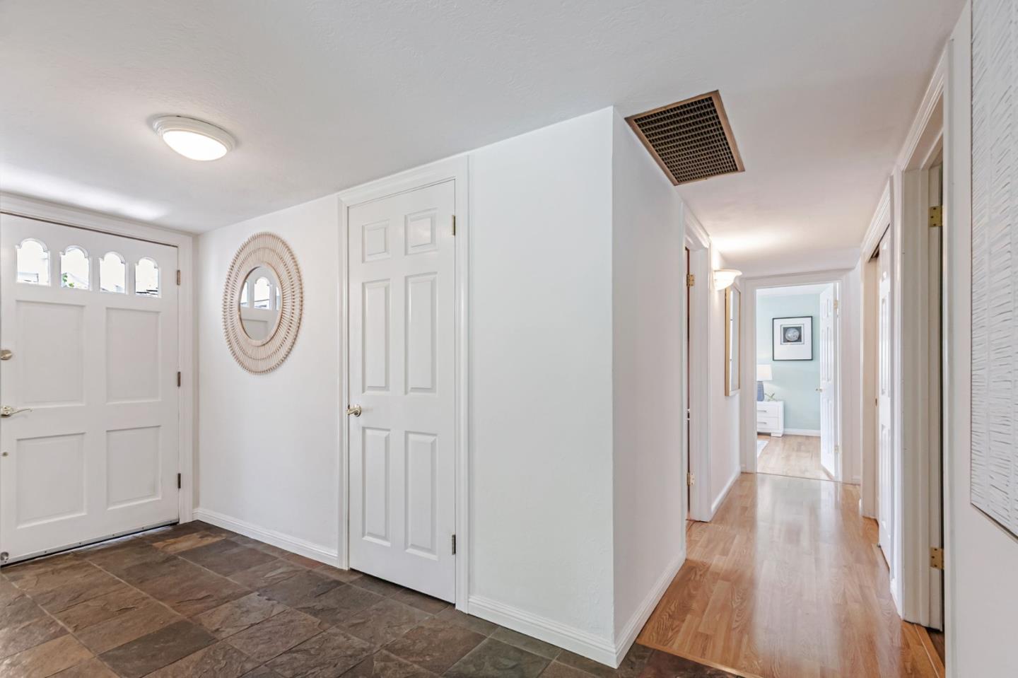 Detail Gallery Image 10 of 48 For 1402 Bedford Ave, Sunnyvale,  CA 94087 - 4 Beds | 3 Baths