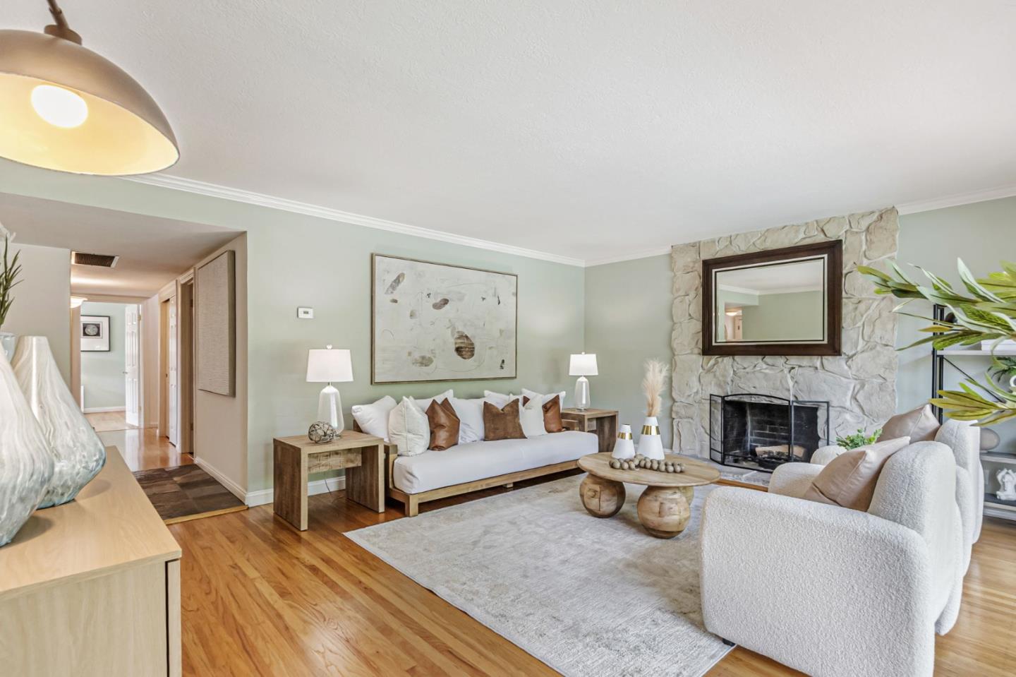 Detail Gallery Image 12 of 48 For 1402 Bedford Ave, Sunnyvale,  CA 94087 - 4 Beds | 3 Baths