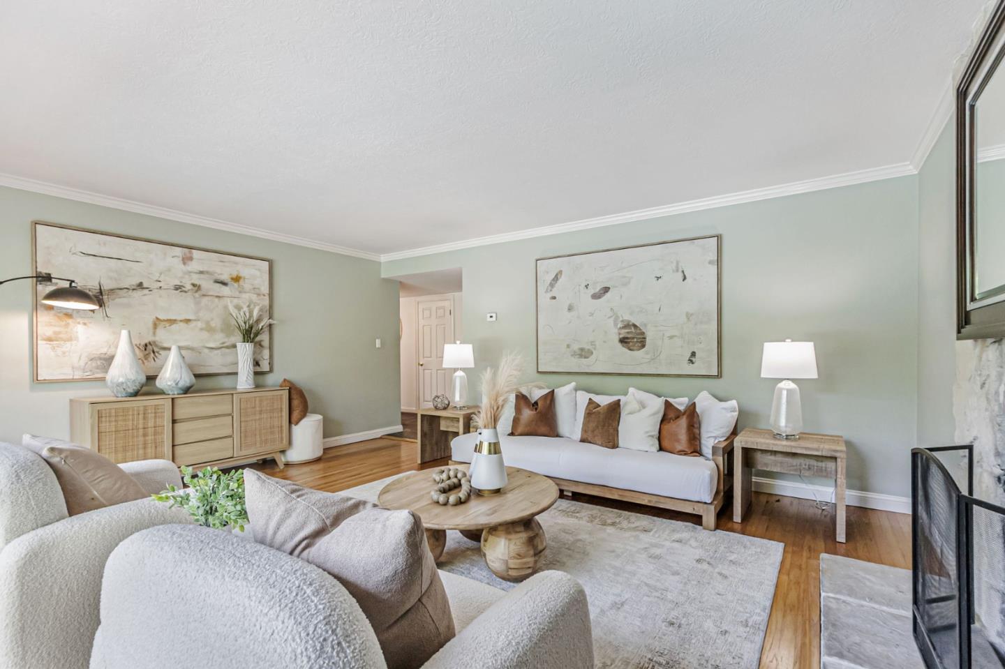 Detail Gallery Image 13 of 48 For 1402 Bedford Ave, Sunnyvale,  CA 94087 - 4 Beds | 3 Baths