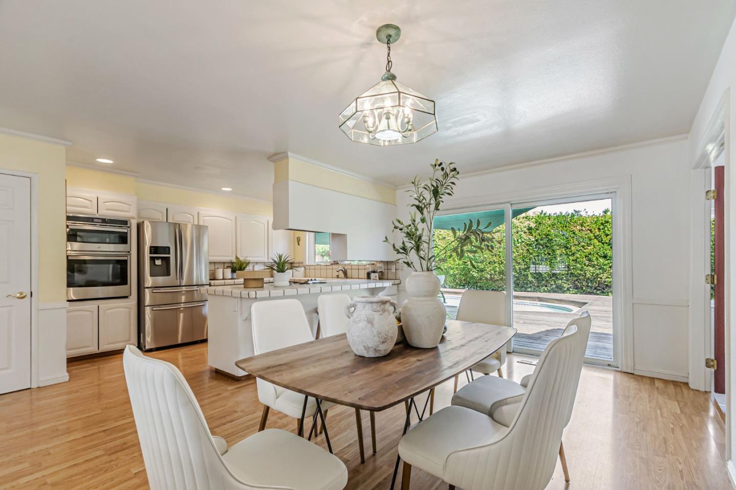 Detail Gallery Image 22 of 48 For 1402 Bedford Ave, Sunnyvale,  CA 94087 - 4 Beds | 3 Baths
