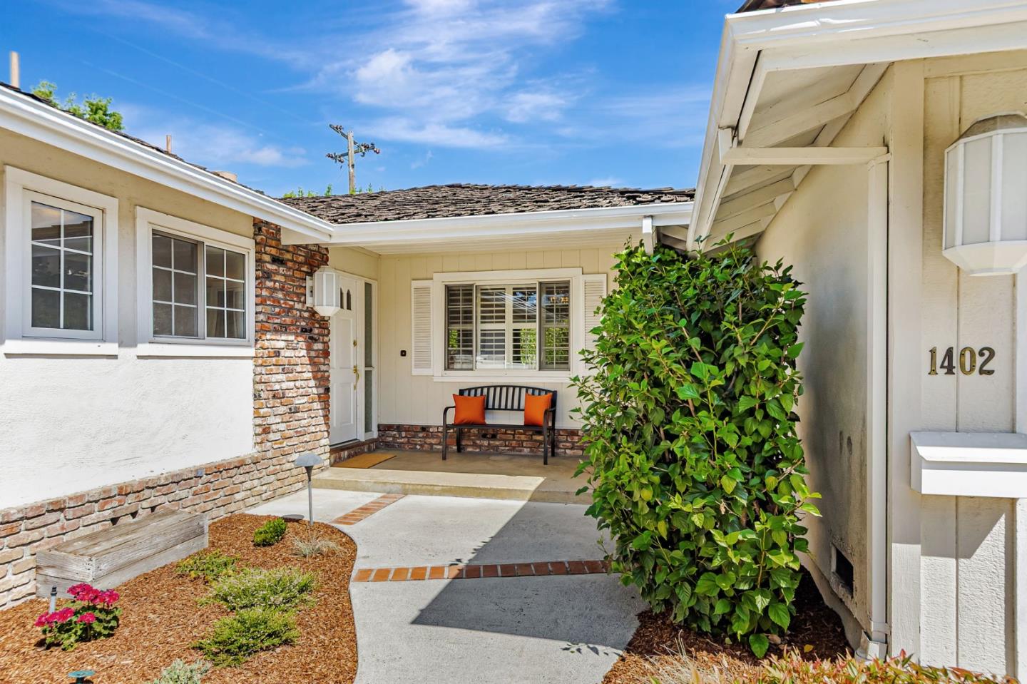 Detail Gallery Image 7 of 48 For 1402 Bedford Ave, Sunnyvale,  CA 94087 - 4 Beds | 3 Baths