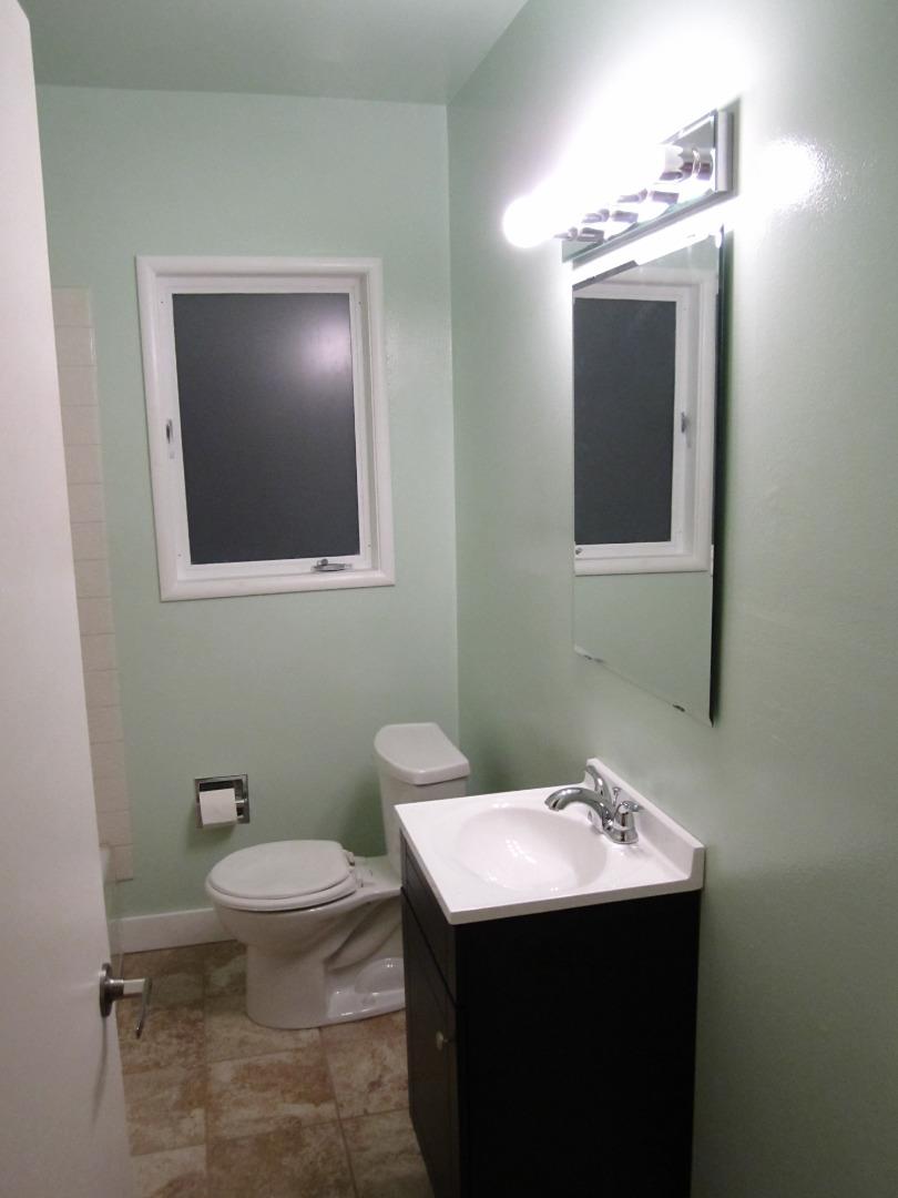 Detail Gallery Image 2 of 7 For Peralta St, Hayward,  CA 94541 - 2 Beds | 1 Baths