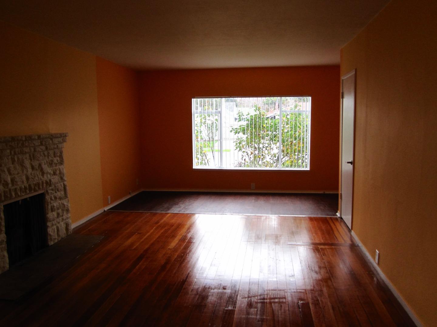 Detail Gallery Image 3 of 7 For Peralta St, Hayward,  CA 94541 - 2 Beds | 1 Baths