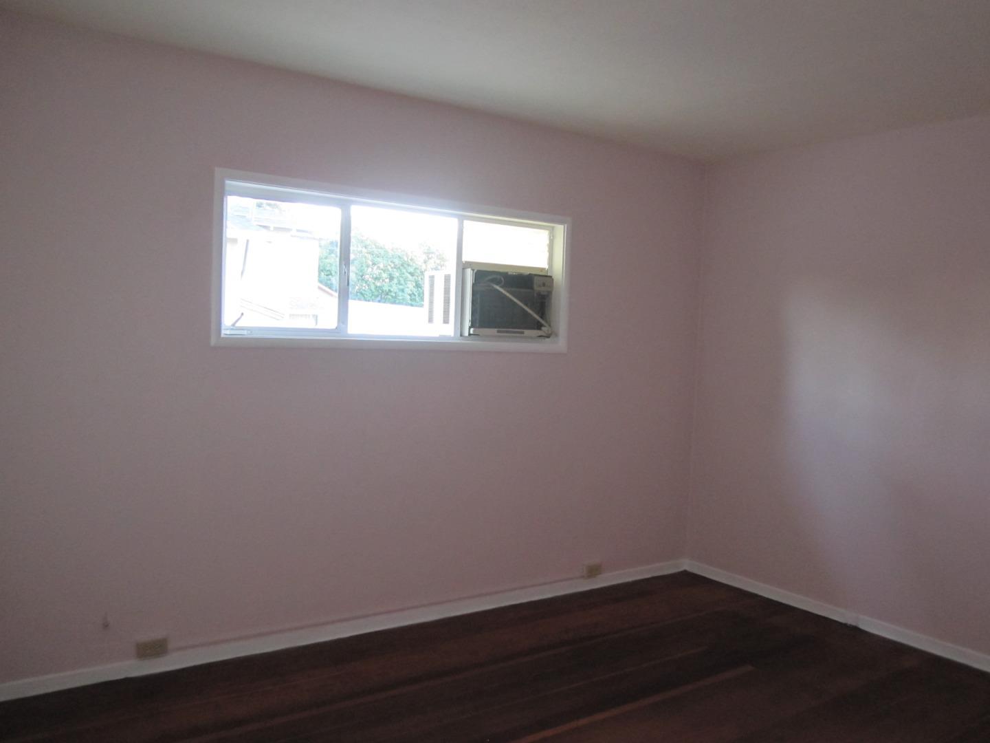 Detail Gallery Image 4 of 7 For Peralta St, Hayward,  CA 94541 - 2 Beds | 1 Baths