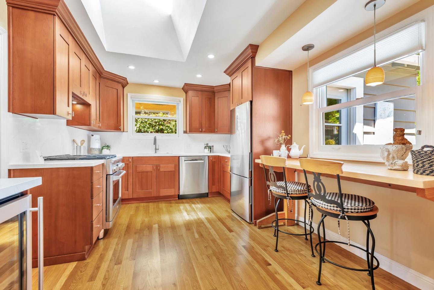 Detail Gallery Image 10 of 34 For 525 Grand St, Redwood City,  CA 94062 - 2 Beds | 1 Baths