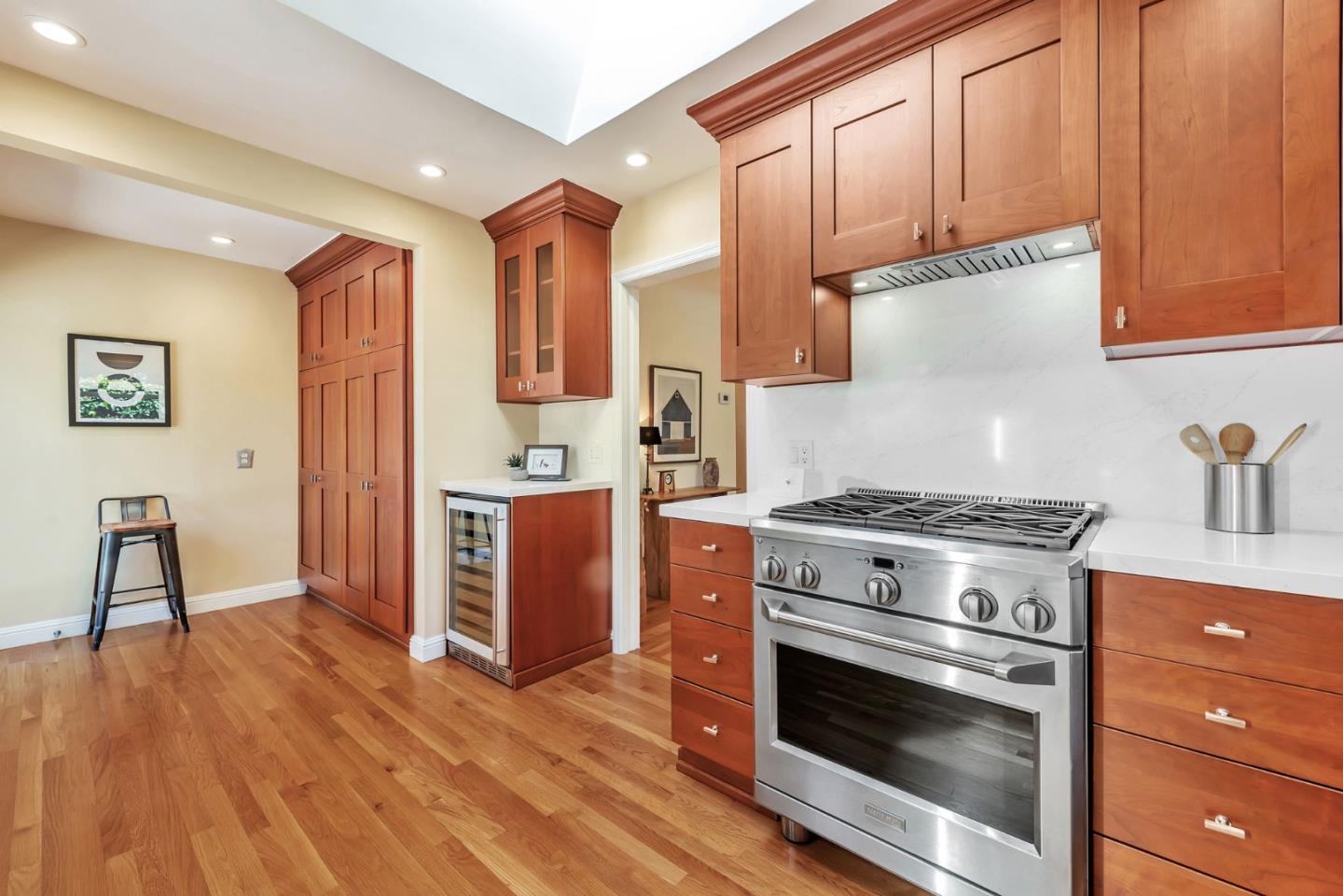 Detail Gallery Image 11 of 34 For 525 Grand St, Redwood City,  CA 94062 - 2 Beds | 1 Baths