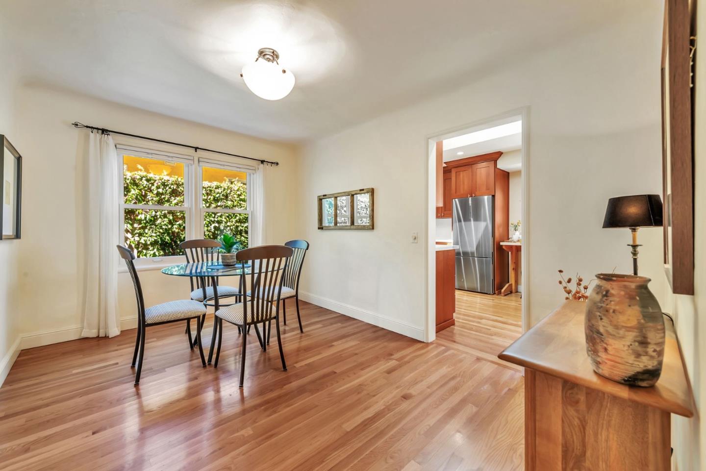 Detail Gallery Image 13 of 34 For 525 Grand St, Redwood City,  CA 94062 - 2 Beds | 1 Baths