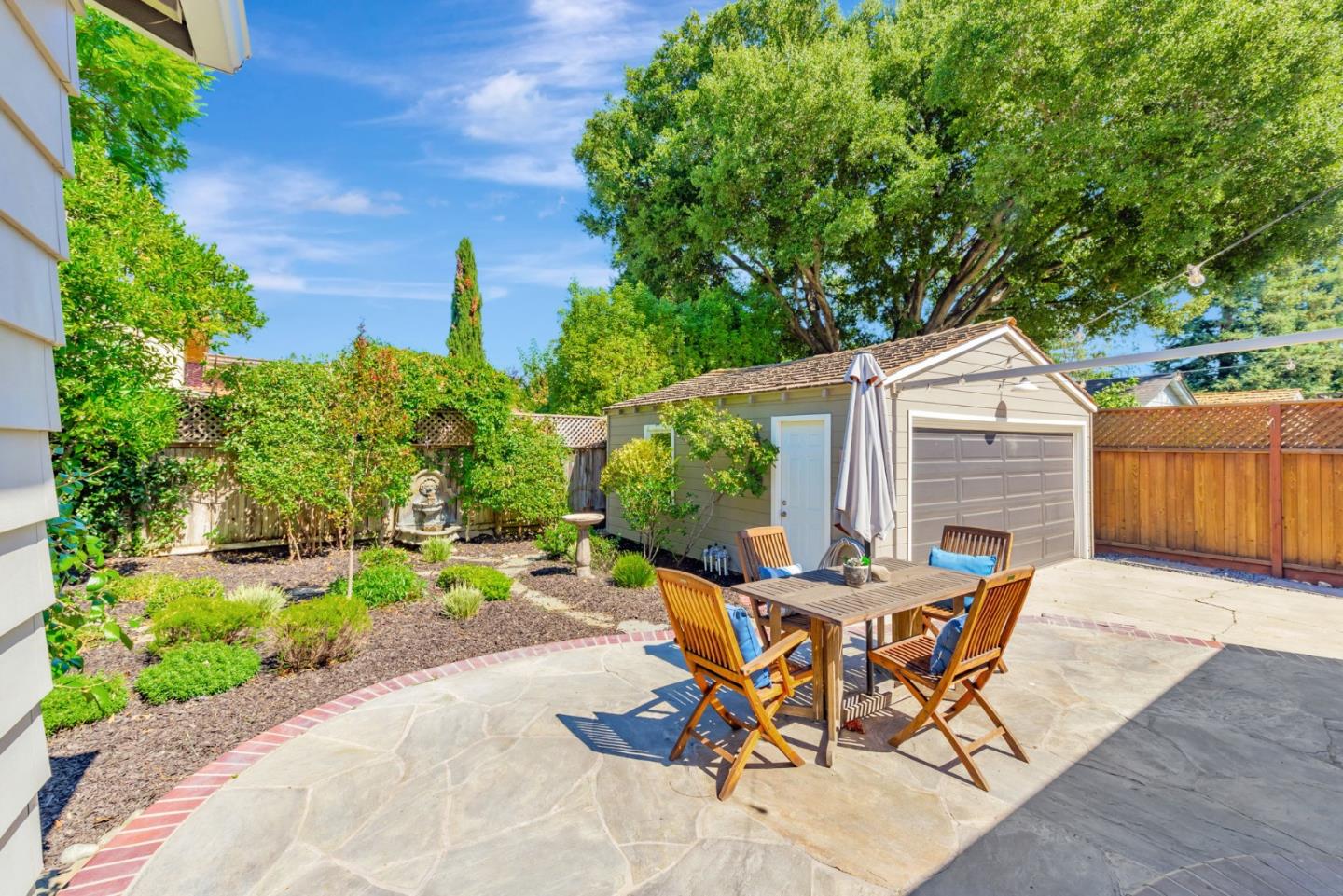 Detail Gallery Image 28 of 34 For 525 Grand St, Redwood City,  CA 94062 - 2 Beds | 1 Baths