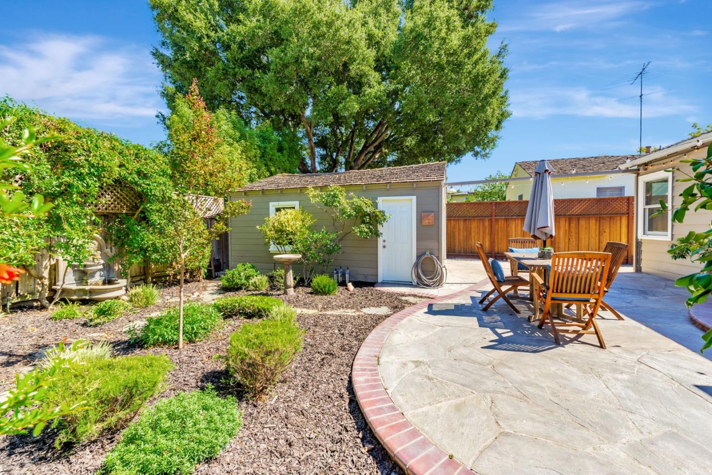 Detail Gallery Image 30 of 34 For 525 Grand St, Redwood City,  CA 94062 - 2 Beds | 1 Baths