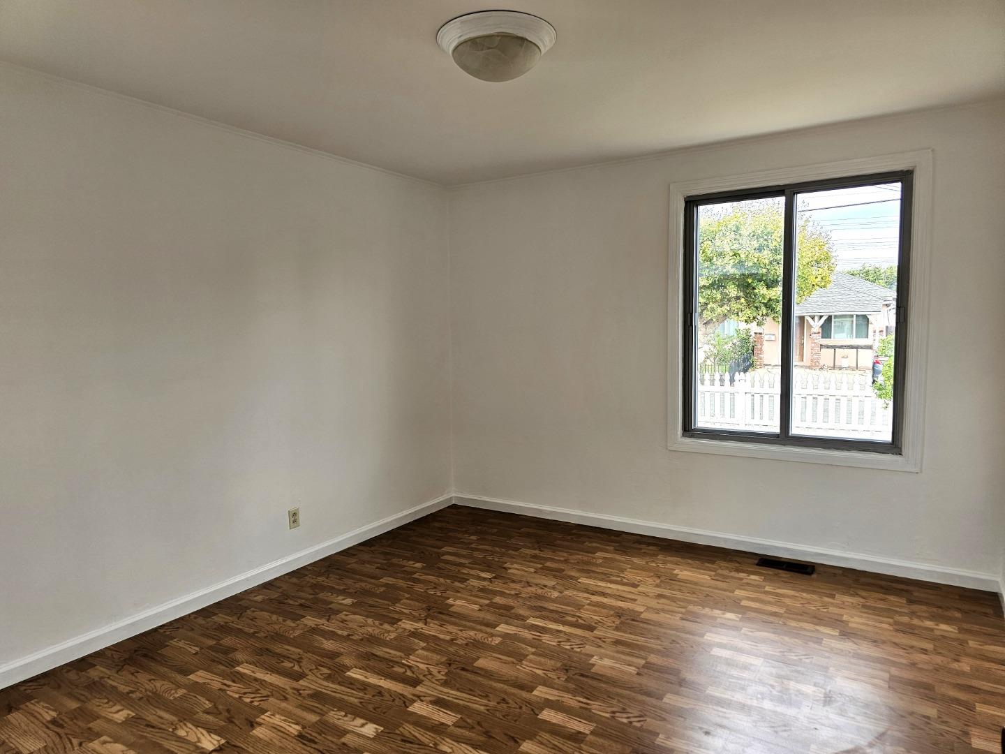 Detail Gallery Image 11 of 15 For 335 Cuardo Ave, Millbrae,  CA 94030 - 3 Beds | 1 Baths