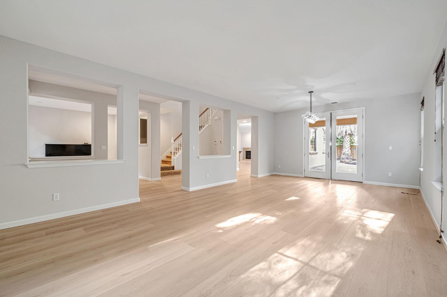 Detail Gallery Image 14 of 75 For 184 S Sonrisa St, Mountain House,  CA 95391 - 5 Beds | 4/1 Baths