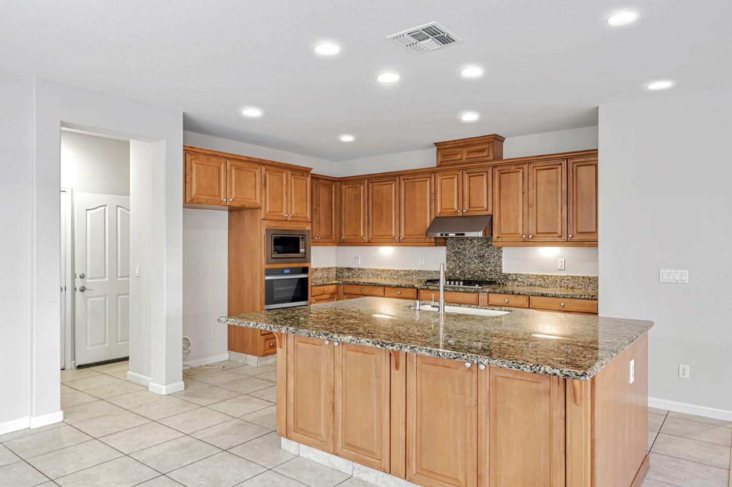 Detail Gallery Image 23 of 75 For 184 S Sonrisa St, Mountain House,  CA 95391 - 5 Beds | 4/1 Baths