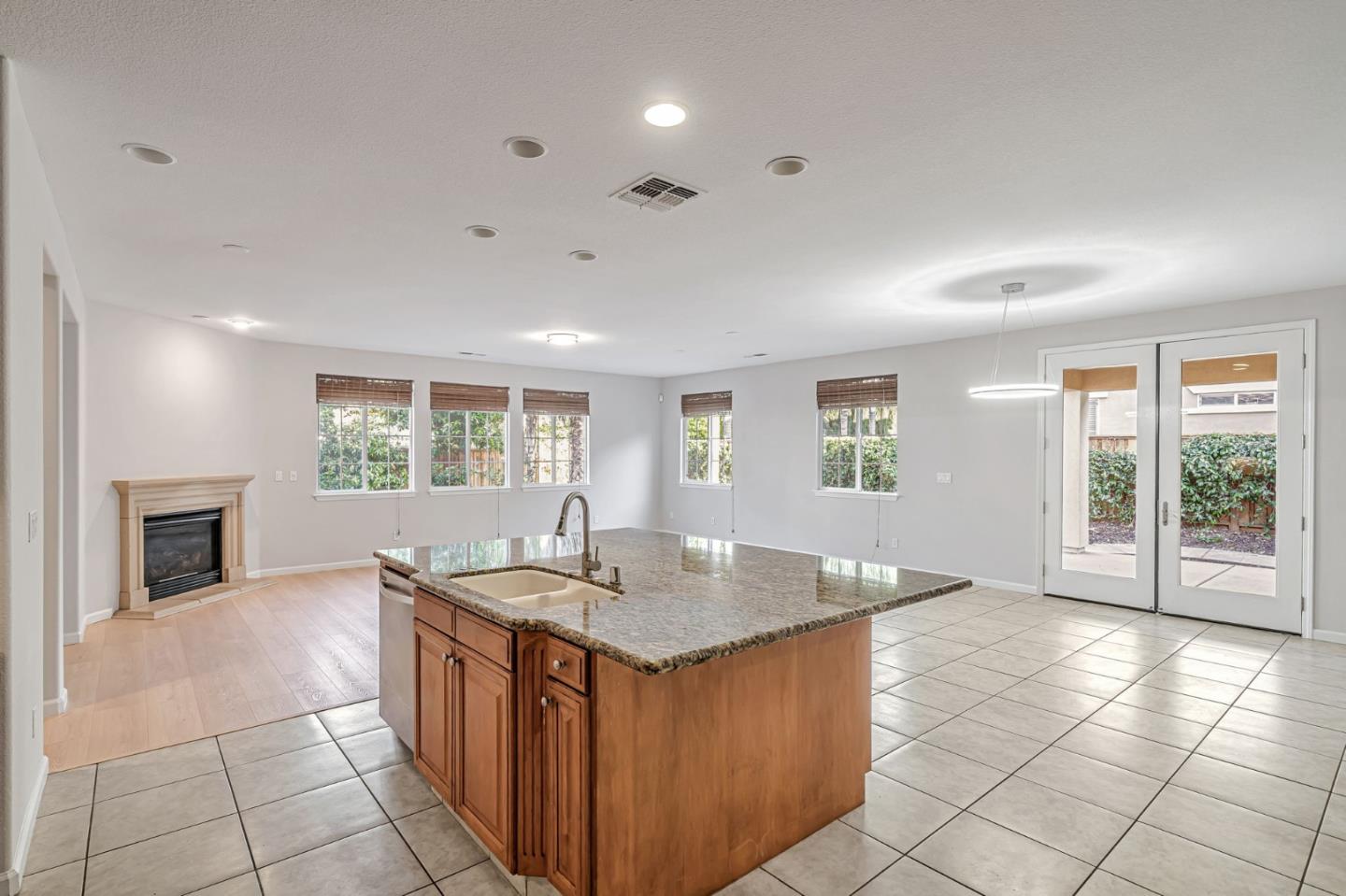 Detail Gallery Image 25 of 75 For 184 S Sonrisa St, Mountain House,  CA 95391 - 5 Beds | 4/1 Baths