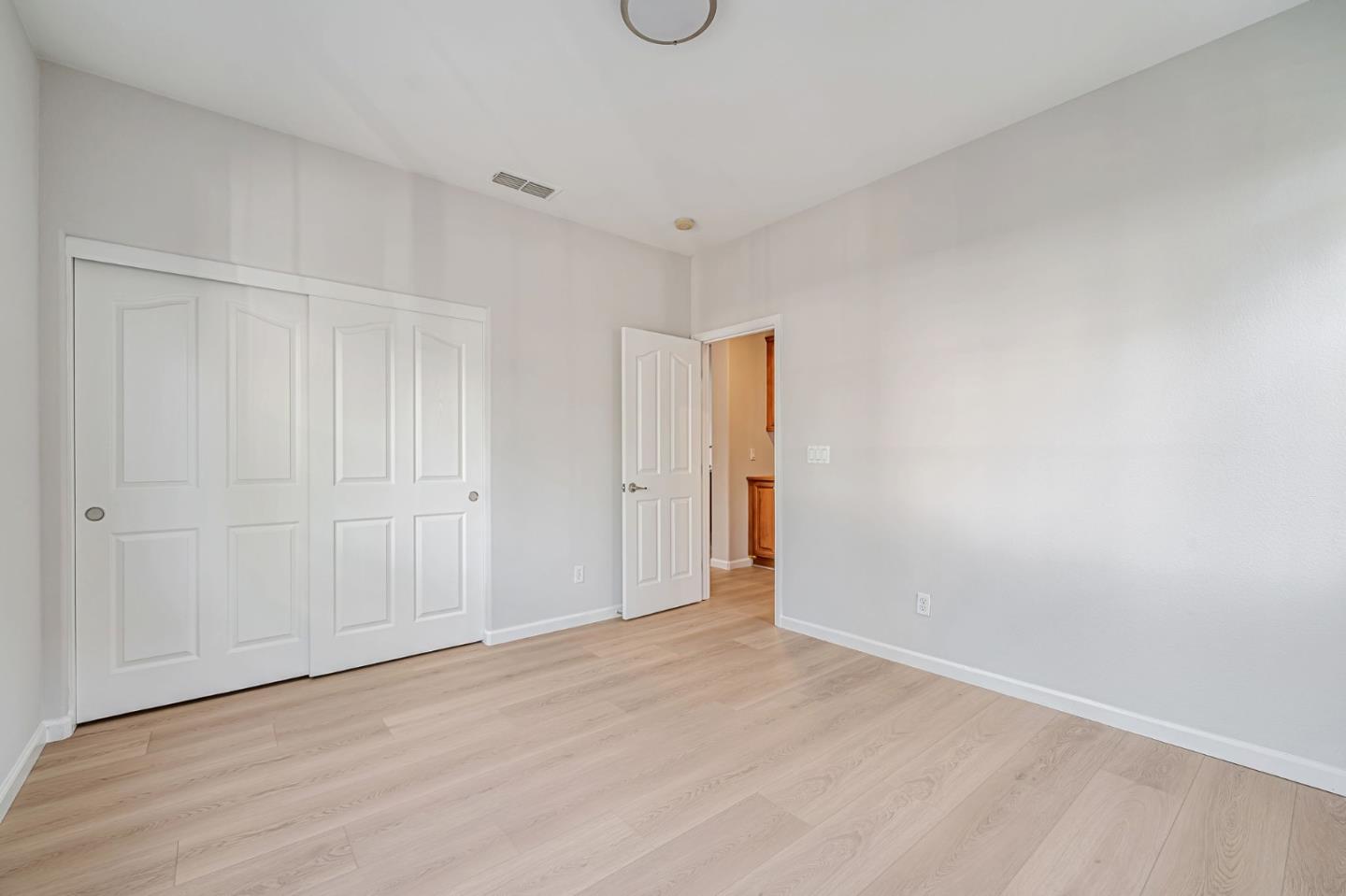 Detail Gallery Image 28 of 75 For 184 S Sonrisa St, Mountain House,  CA 95391 - 5 Beds | 4/1 Baths