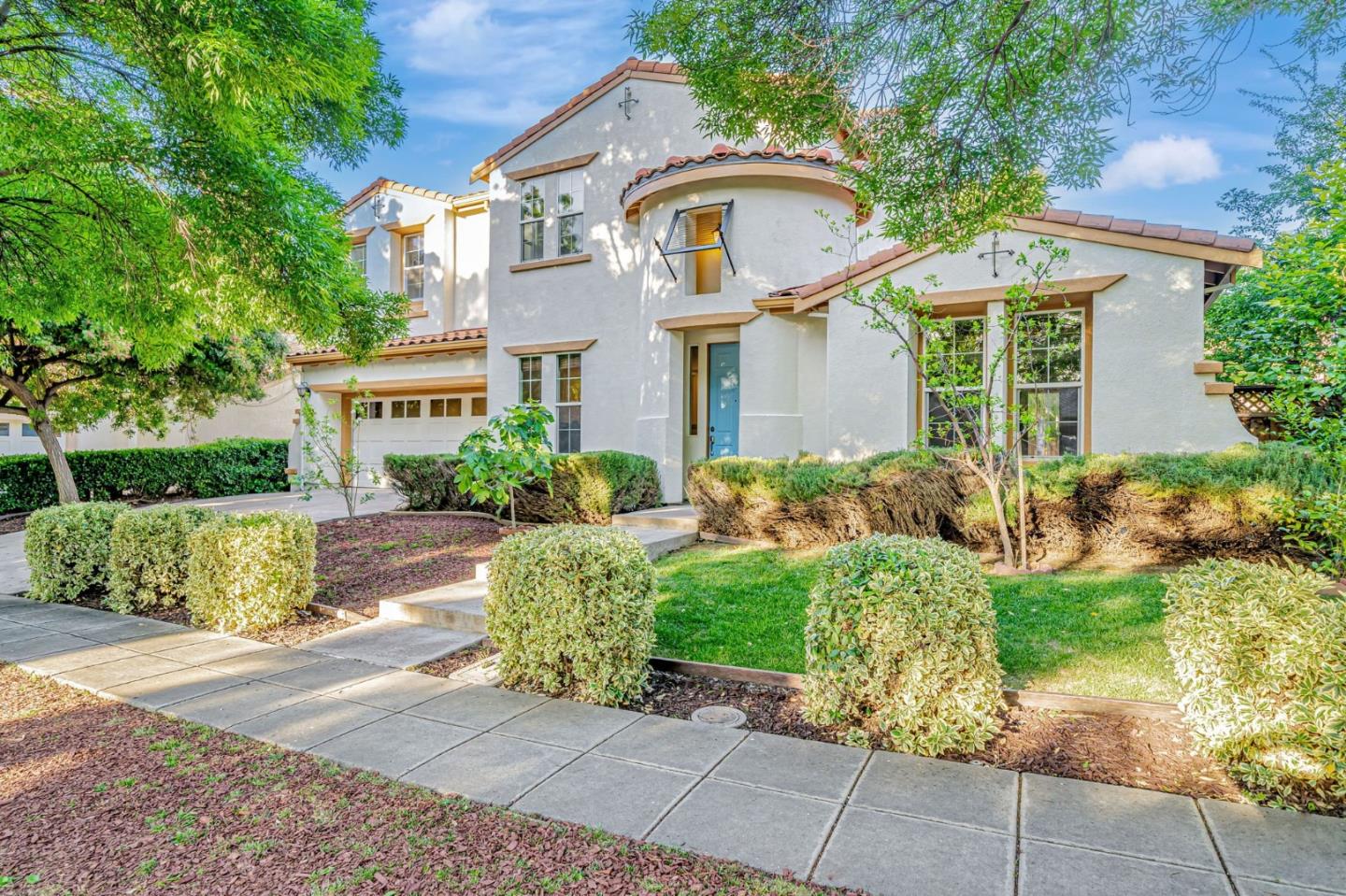 Detail Gallery Image 3 of 75 For 184 S Sonrisa St, Mountain House,  CA 95391 - 5 Beds | 4/1 Baths