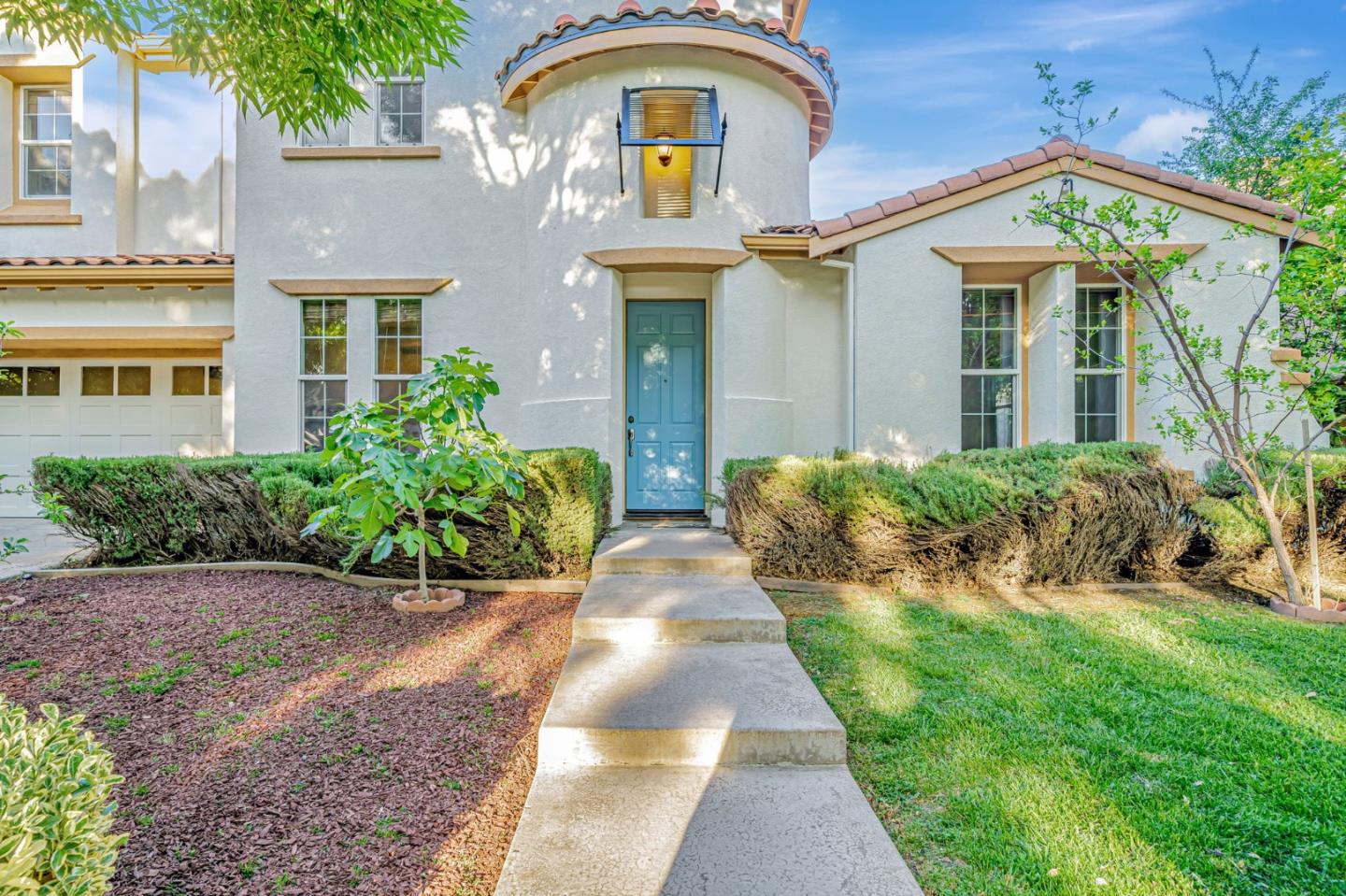 Detail Gallery Image 4 of 75 For 184 S Sonrisa St, Mountain House,  CA 95391 - 5 Beds | 4/1 Baths