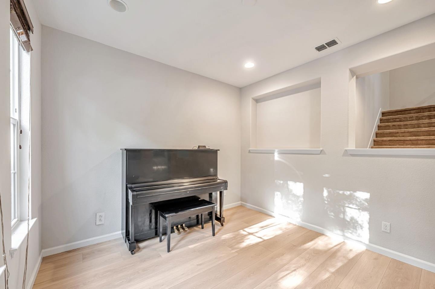 Detail Gallery Image 7 of 75 For 184 S Sonrisa St, Mountain House,  CA 95391 - 5 Beds | 4/1 Baths