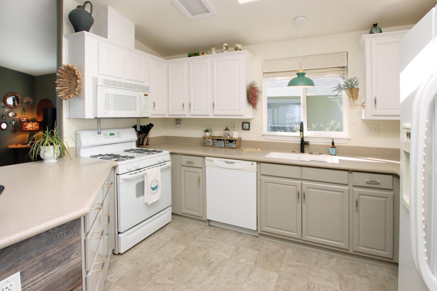 Detail Gallery Image 10 of 33 For 1040 38th Ave #47,  Santa Cruz,  CA 95062 - 2 Beds | 2 Baths