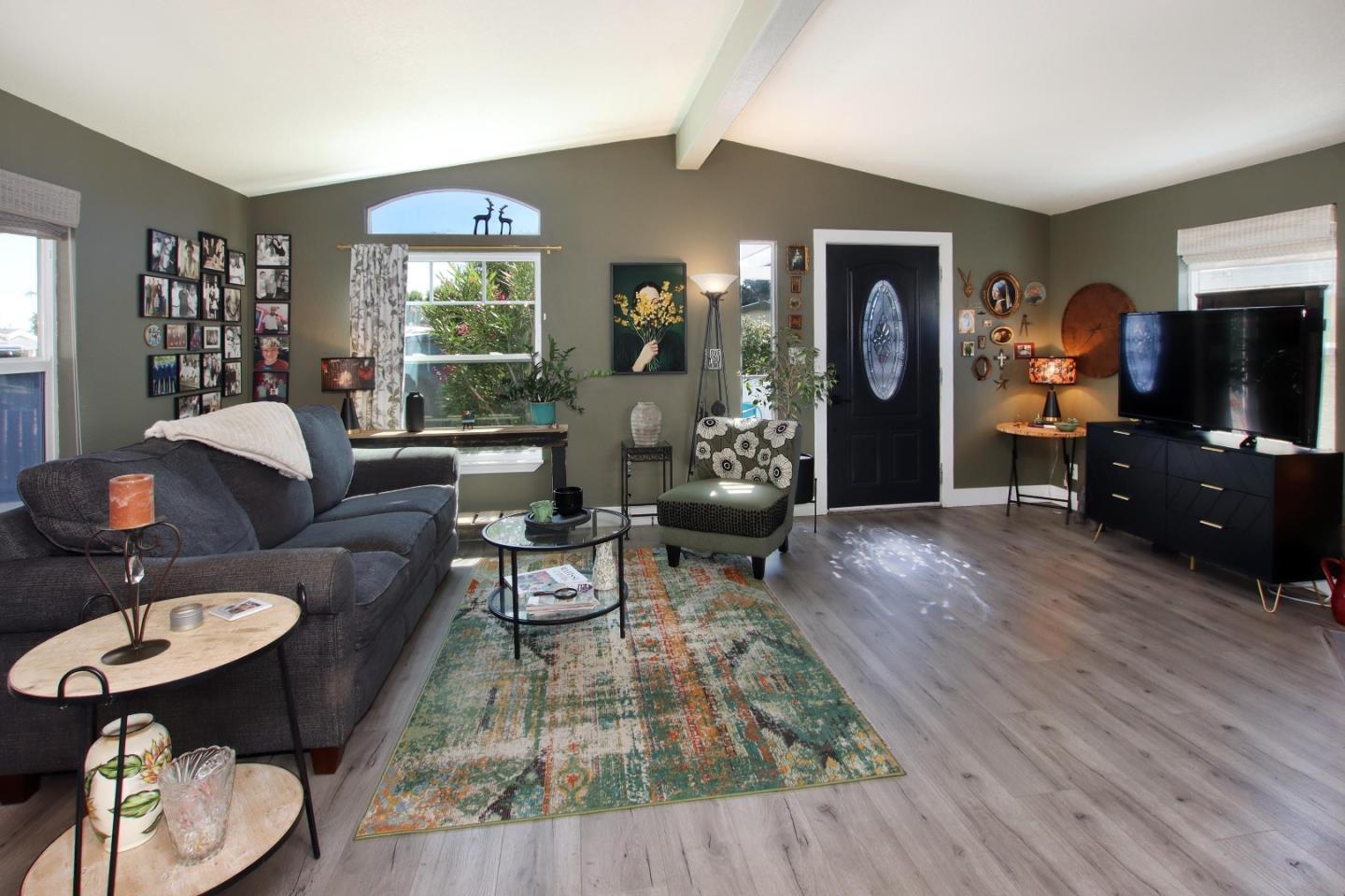 Detail Gallery Image 5 of 33 For 1040 38th Ave #47,  Santa Cruz,  CA 95062 - 2 Beds | 2 Baths