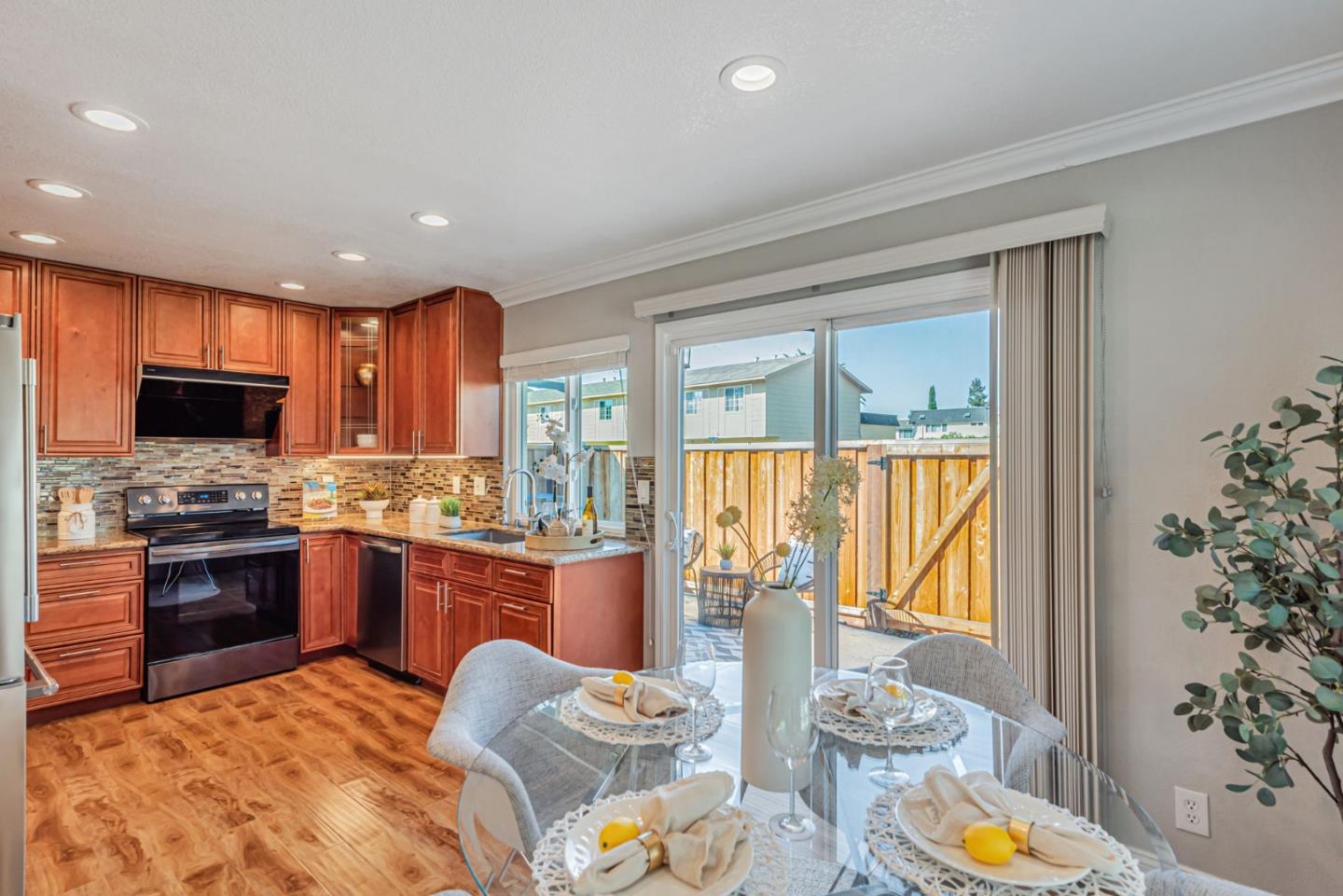 Detail Gallery Image 10 of 24 For 413 Don Carlos Ct, San Jose,  CA 95123 - 3 Beds | 2 Baths