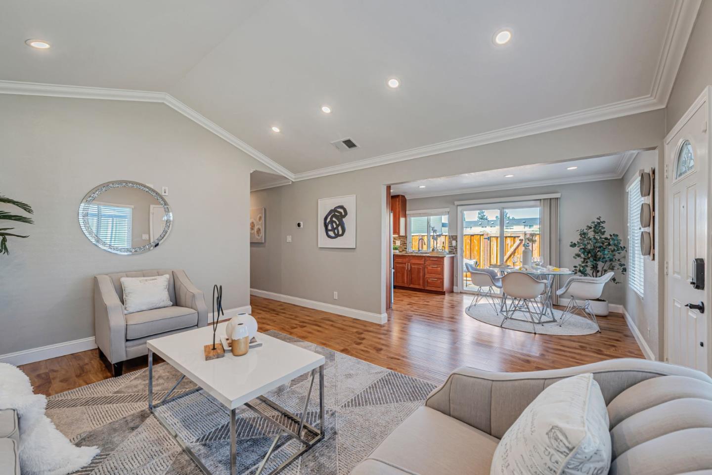 Detail Gallery Image 4 of 24 For 413 Don Carlos Ct, San Jose,  CA 95123 - 3 Beds | 2 Baths