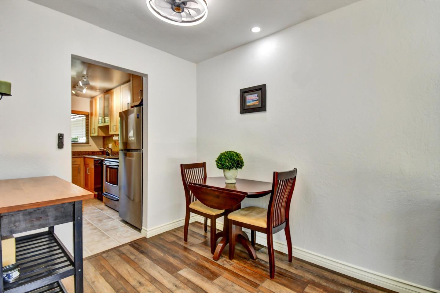 Detail Gallery Image 12 of 45 For 1027 Oddstad Blvd, Pacifica,  CA 94044 - 2 Beds | 1/1 Baths