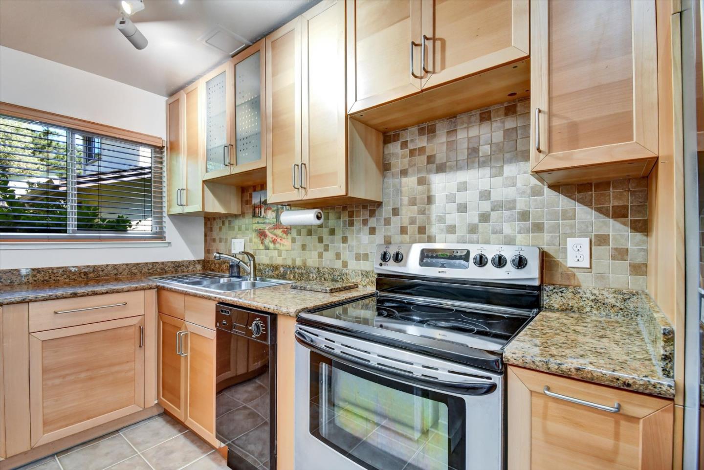 Detail Gallery Image 15 of 45 For 1027 Oddstad Blvd, Pacifica,  CA 94044 - 2 Beds | 1/1 Baths