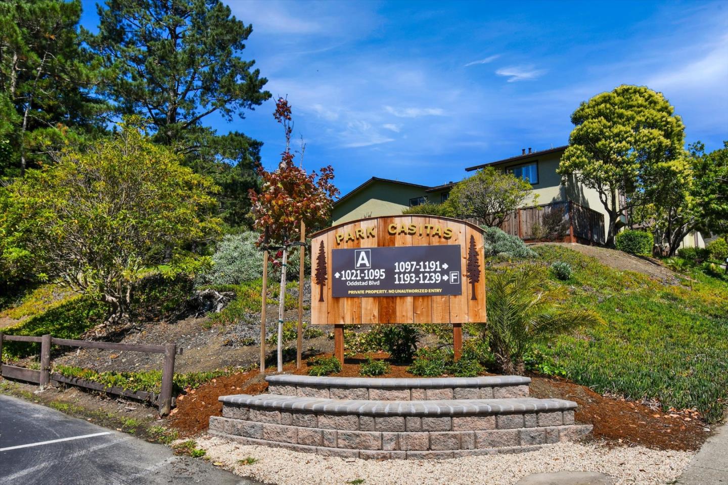 Detail Gallery Image 3 of 45 For 1027 Oddstad Blvd, Pacifica,  CA 94044 - 2 Beds | 1/1 Baths