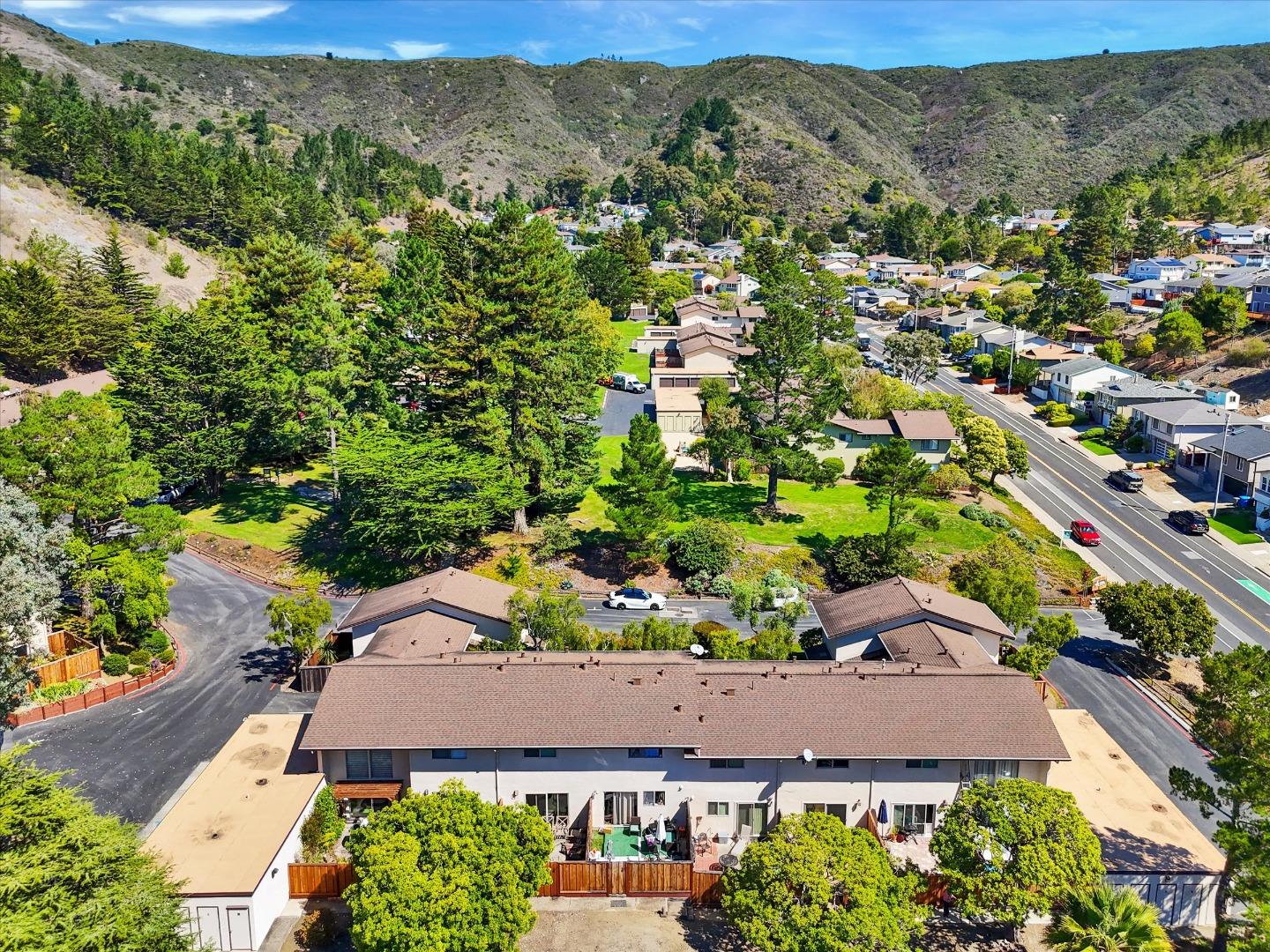 Detail Gallery Image 40 of 45 For 1027 Oddstad Blvd, Pacifica,  CA 94044 - 2 Beds | 1/1 Baths