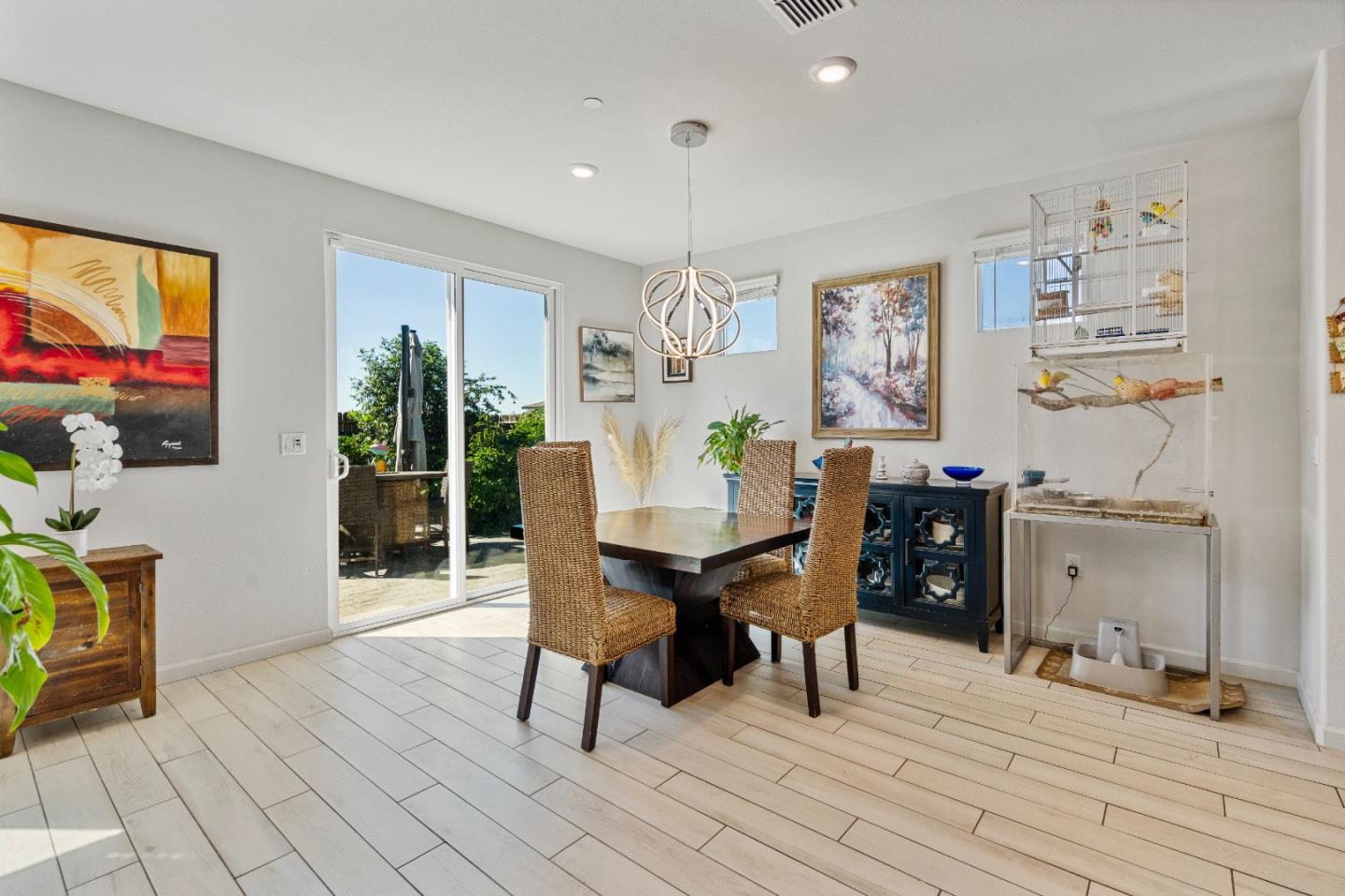 Detail Gallery Image 18 of 42 For 2141 Wildflower Dr, Hollister,  CA 95023 - 4 Beds | 2/1 Baths