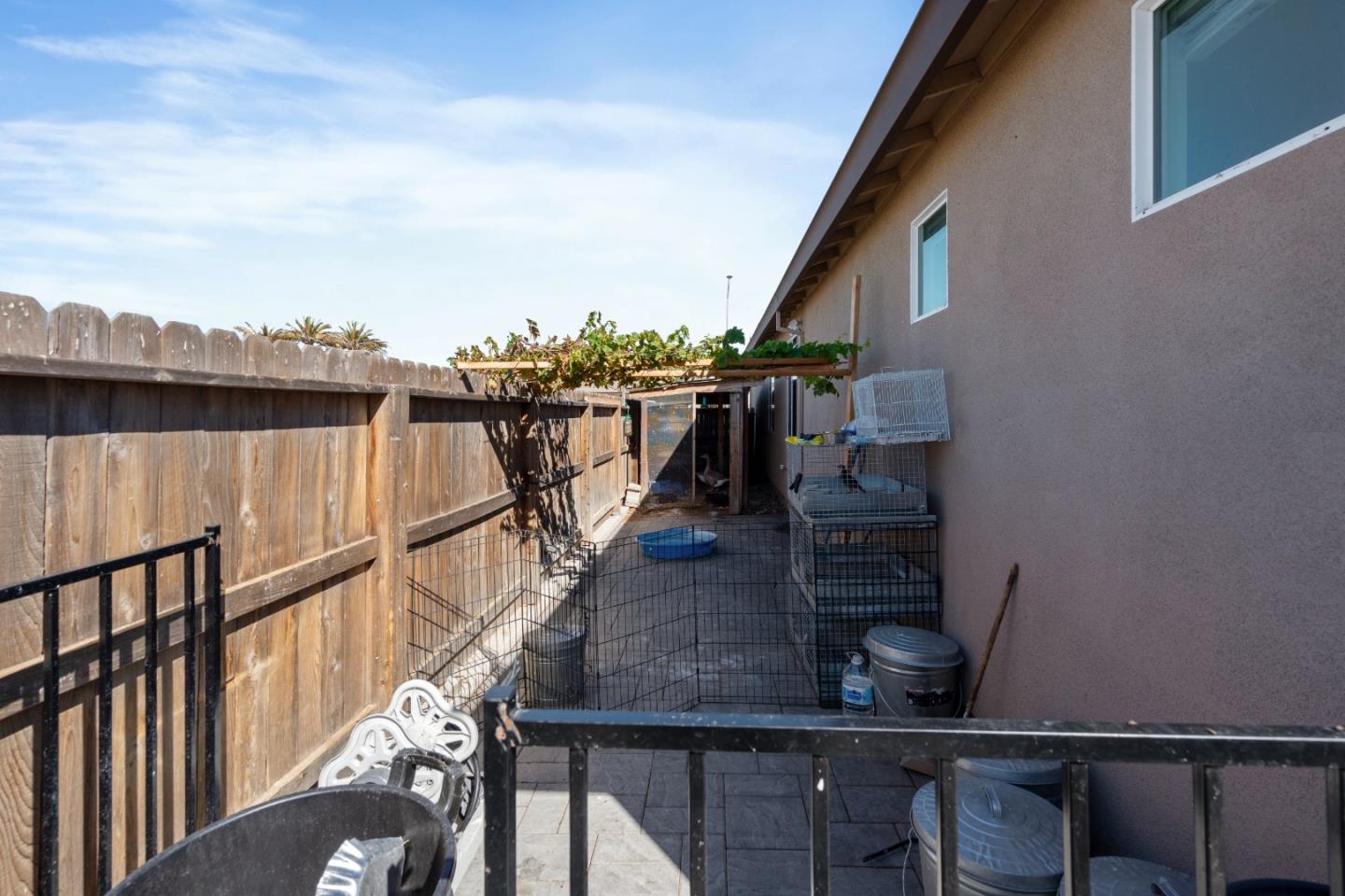 Detail Gallery Image 33 of 42 For 2141 Wildflower Dr, Hollister,  CA 95023 - 4 Beds | 2/1 Baths