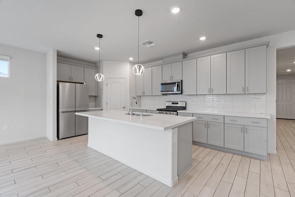 Detail Gallery Image 43 of 60 For 2141 Wildflower Dr, Hollister,  CA 95023 - 4 Beds | 2/1 Baths