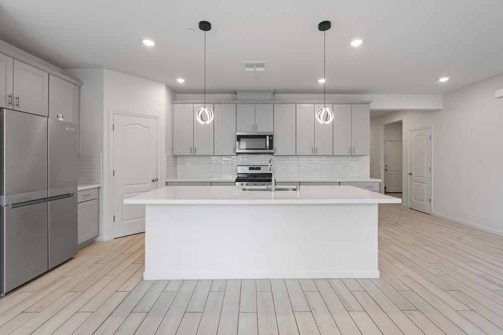 Detail Gallery Image 45 of 60 For 2141 Wildflower Dr, Hollister,  CA 95023 - 4 Beds | 2/1 Baths