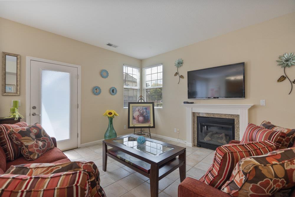 Detail Gallery Image 10 of 46 For 26 Oliveira Loop, Freedom,  CA 95019 - 3 Beds | 2/1 Baths
