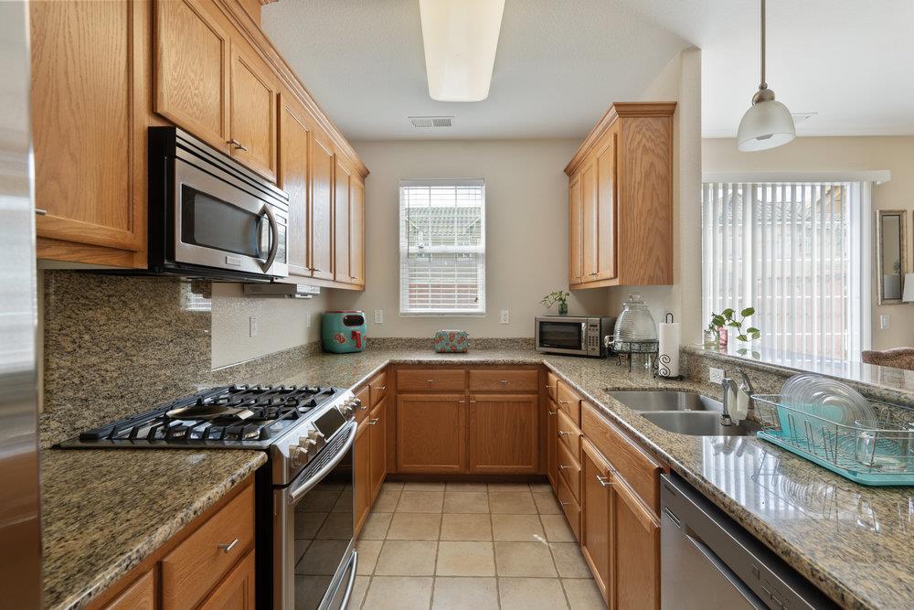Detail Gallery Image 15 of 46 For 26 Oliveira Loop, Freedom,  CA 95019 - 3 Beds | 2/1 Baths