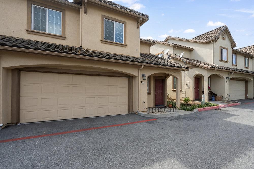 Detail Gallery Image 2 of 46 For 26 Oliveira Loop, Freedom,  CA 95019 - 3 Beds | 2/1 Baths